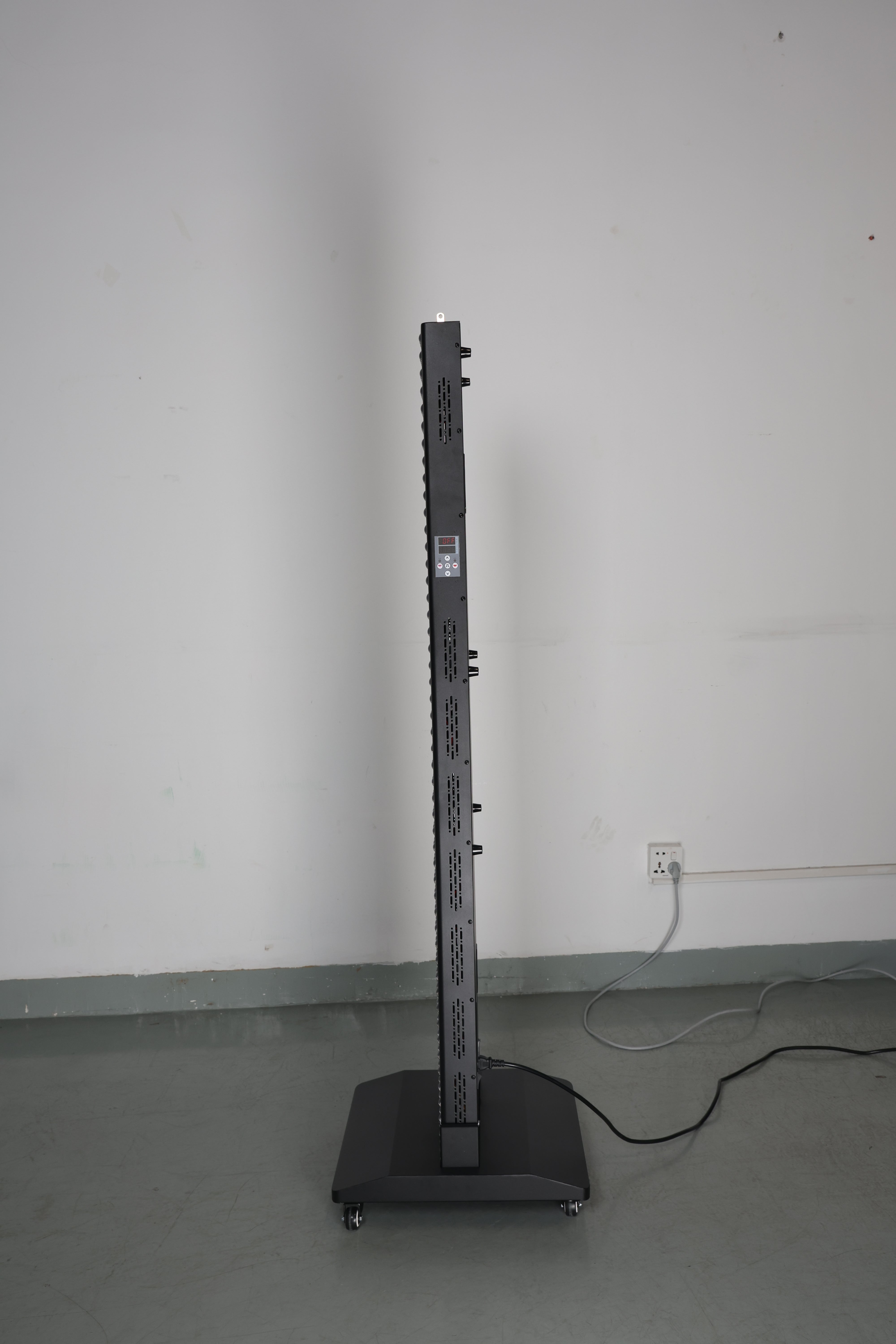 3000W Red Light Therapy Panel – LCD Touchscreen, 600 LEDs, Hanging Hooks + Pulley, Whole-Body Coverage