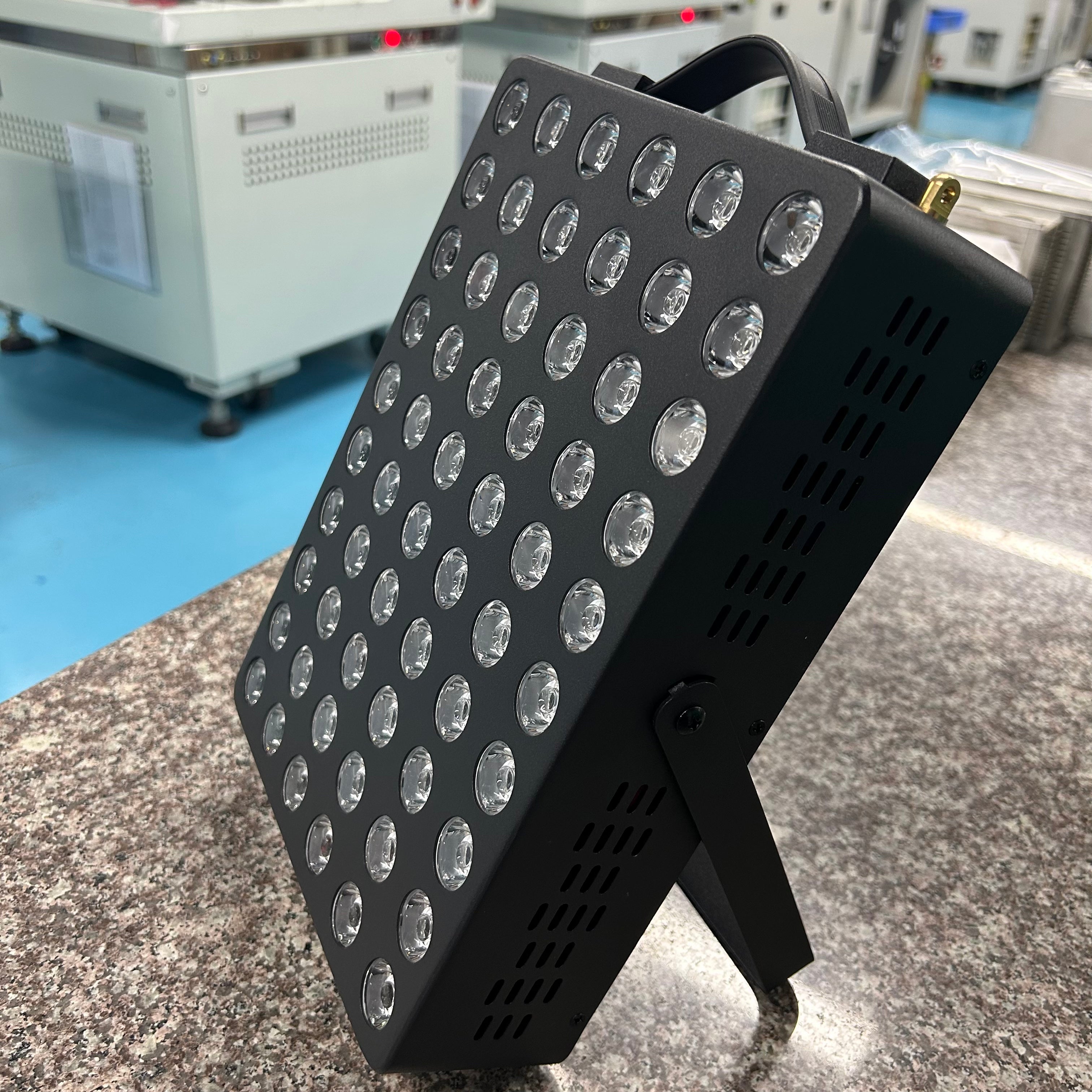 300W Red Light Therapy Panel – Foldable Stand, Compact Design, 60 LEDs, 660nm + 850nm