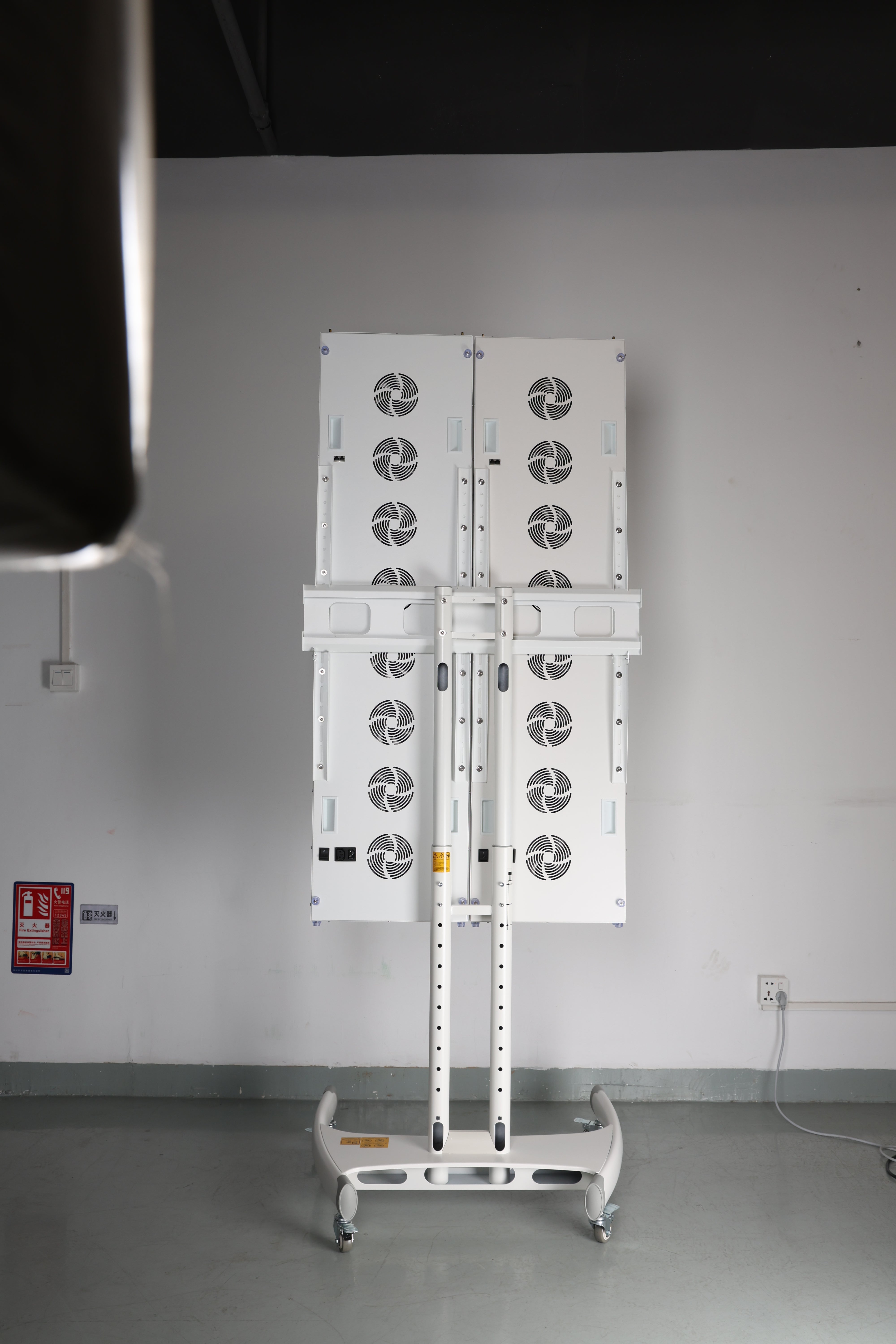 3000W Red Light Therapy Panel – LCD Touchscreen, 600 LEDs, Hanging Hooks + Pulley, Whole-Body Coverage