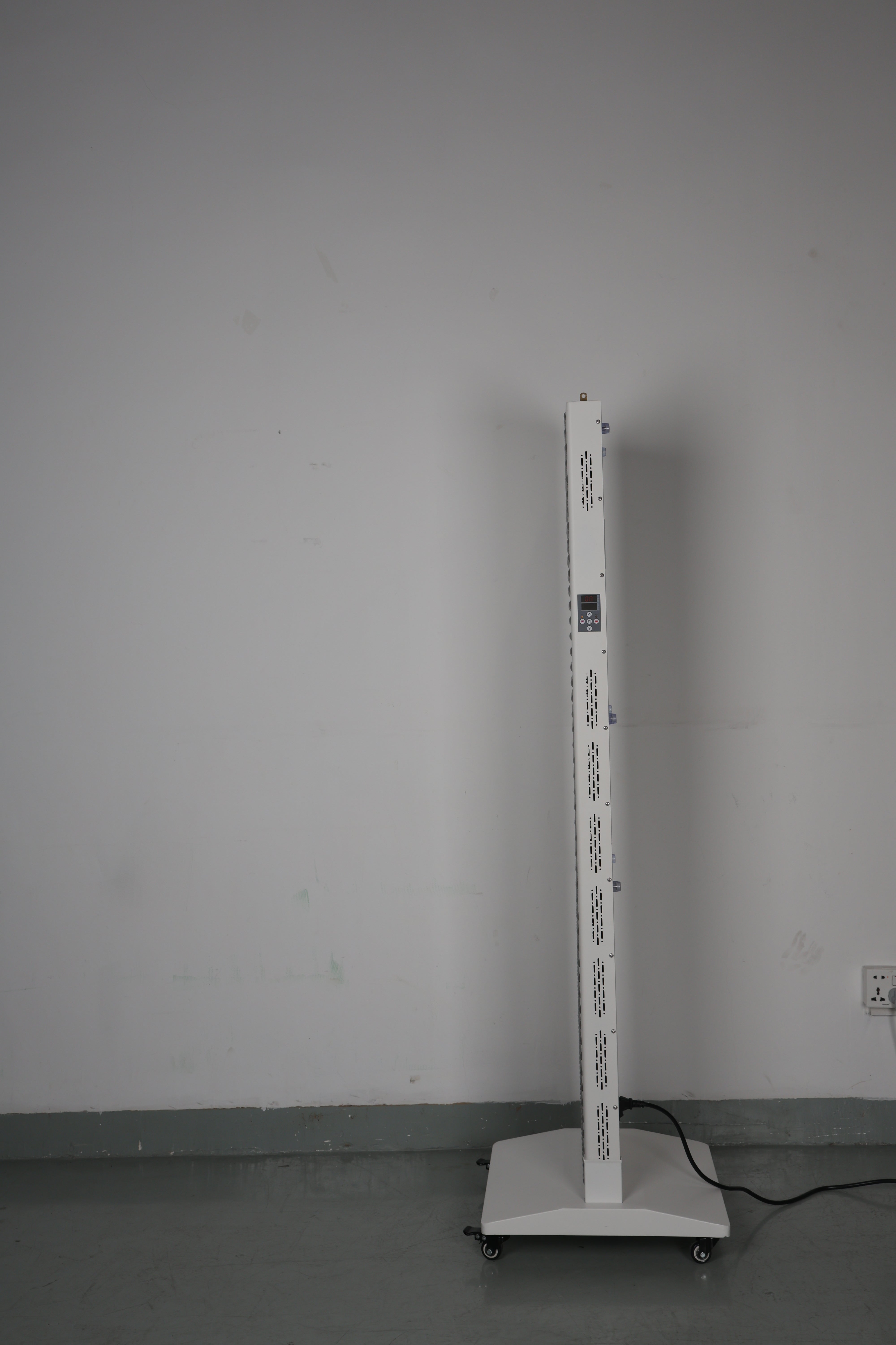 3000W Red Light Therapy Panel – LCD Touchscreen, 600 LEDs, Hanging Hooks + Pulley, Whole-Body Coverage