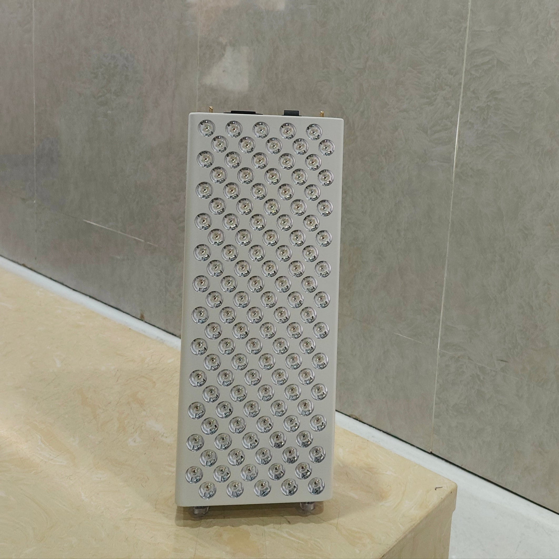 600W Red Light Therapy Panel – Foldable Stand, 120 LEDs, Portable Wellness Panel, Near-Infrared 660nm + 850nm