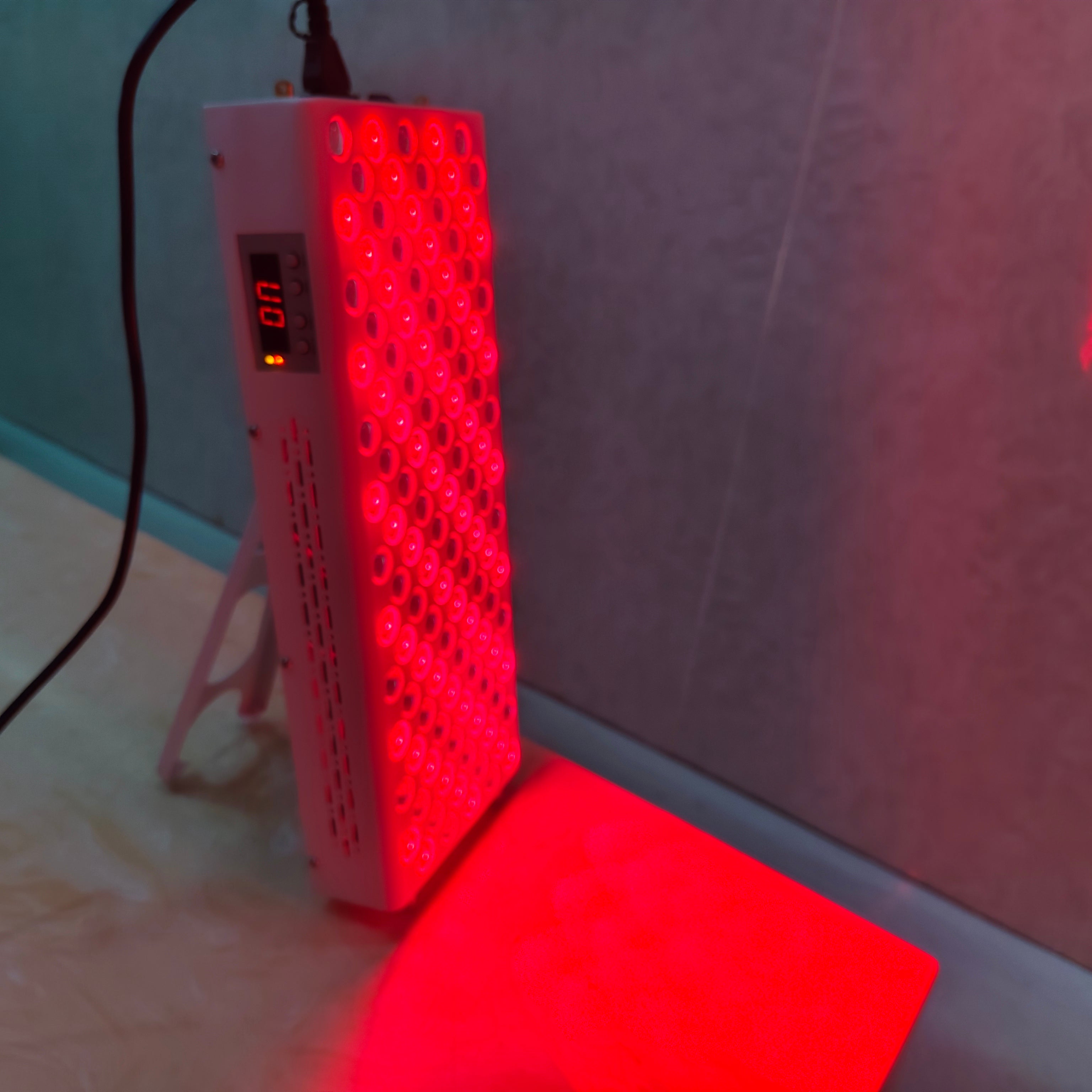 600W Red Light Therapy Panel – Foldable Stand, 120 LEDs, Portable Wellness Panel, Near-Infrared 660nm + 850nm